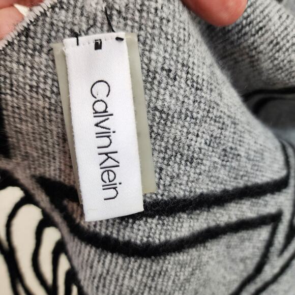 Calvin Klein gray & black CK logo reversable long scarf with fringe detail - Picture 3 of 8